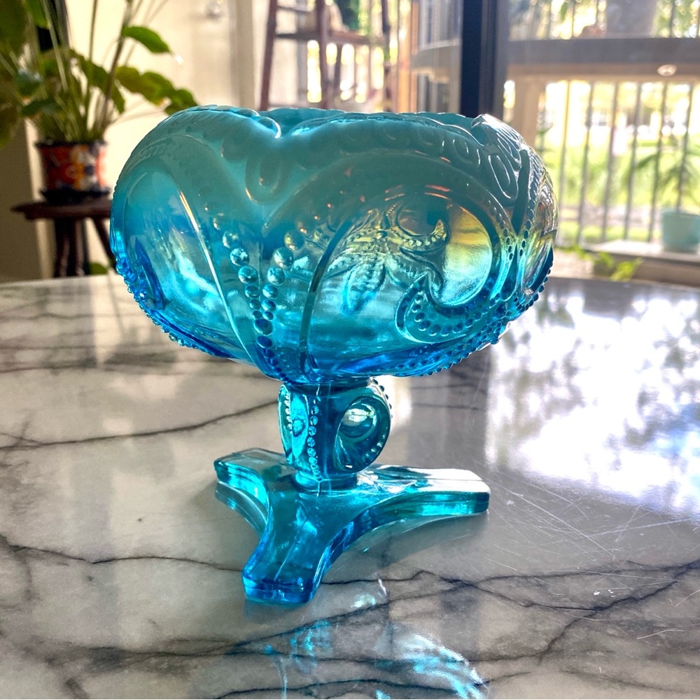 Jefferson Glass Opalescent Blue Beaded Fleur De Lis Bowl Glass